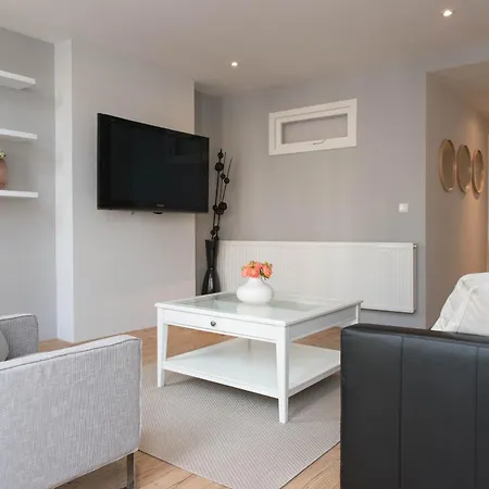 Plaza Centre Apartment *